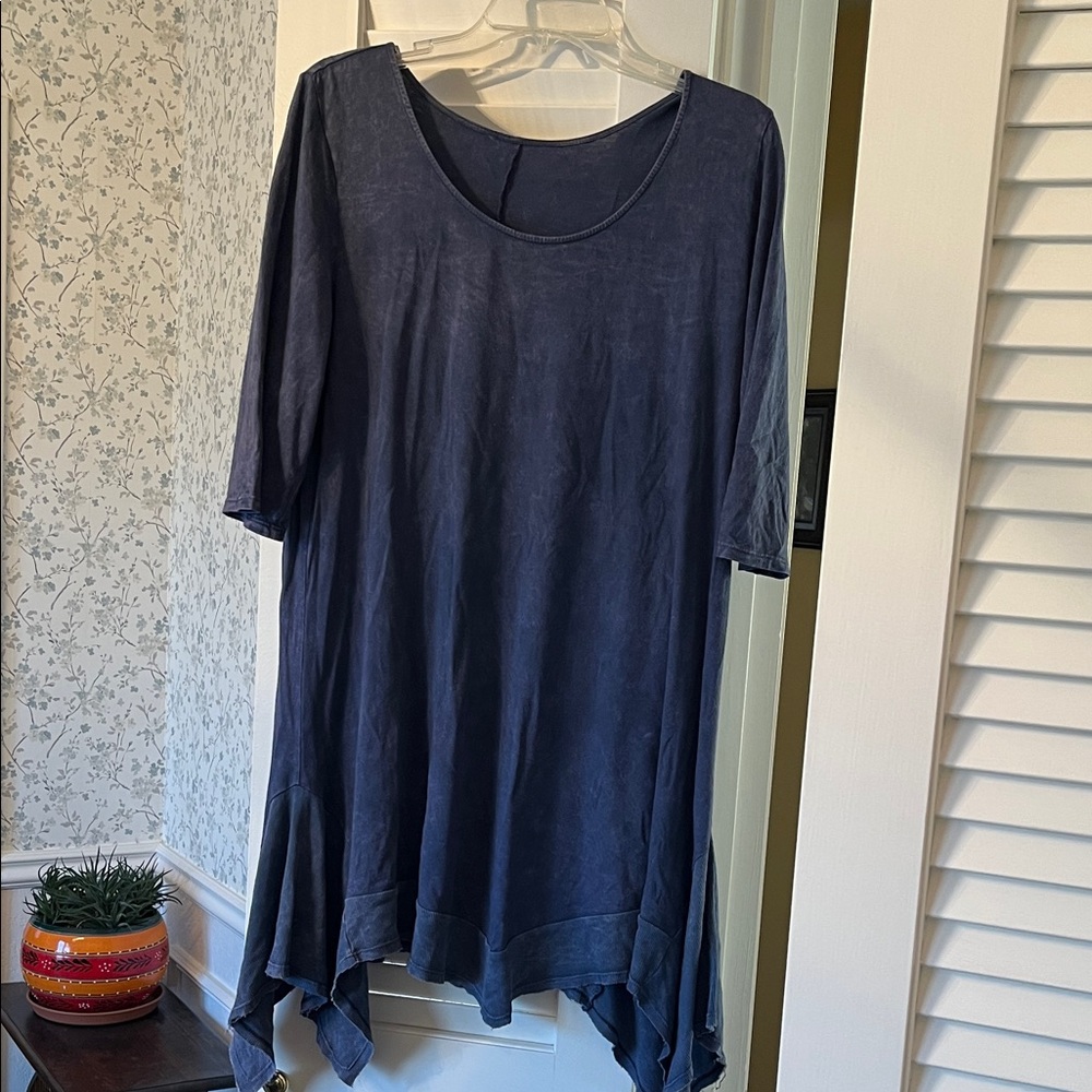 Very soft blue cotton/hemp tunic, 3/4 sleeves, asymmetric hem